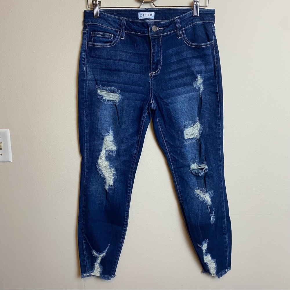 Cello- distressed skinny jeans size 9